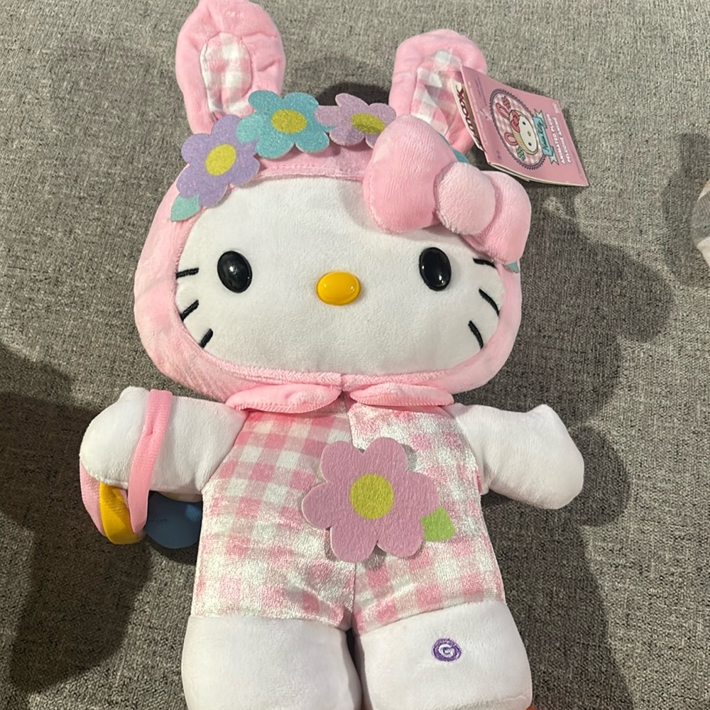 Hello kitty Easter greeter